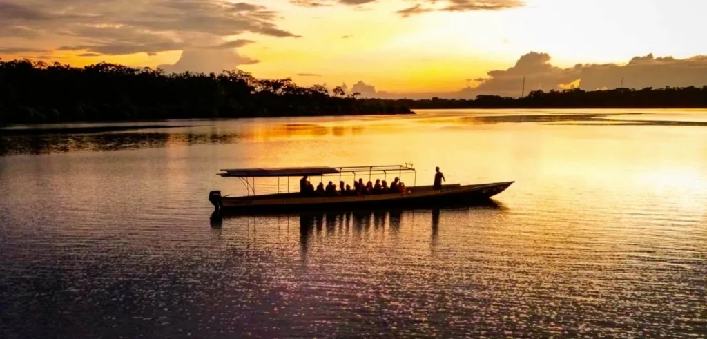 como llegar a limoncocha