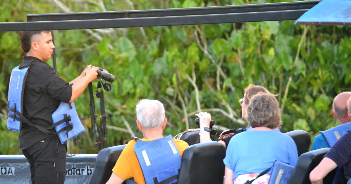 limoncocha tours